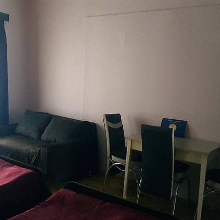 Homestay Nika Tbilisi ภายนอก รูปภาพ