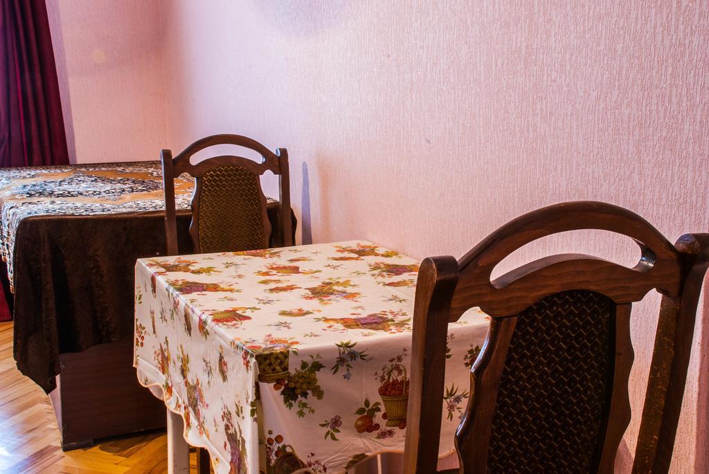 Homestay Nika Tbilisi ภายนอก รูปภาพ