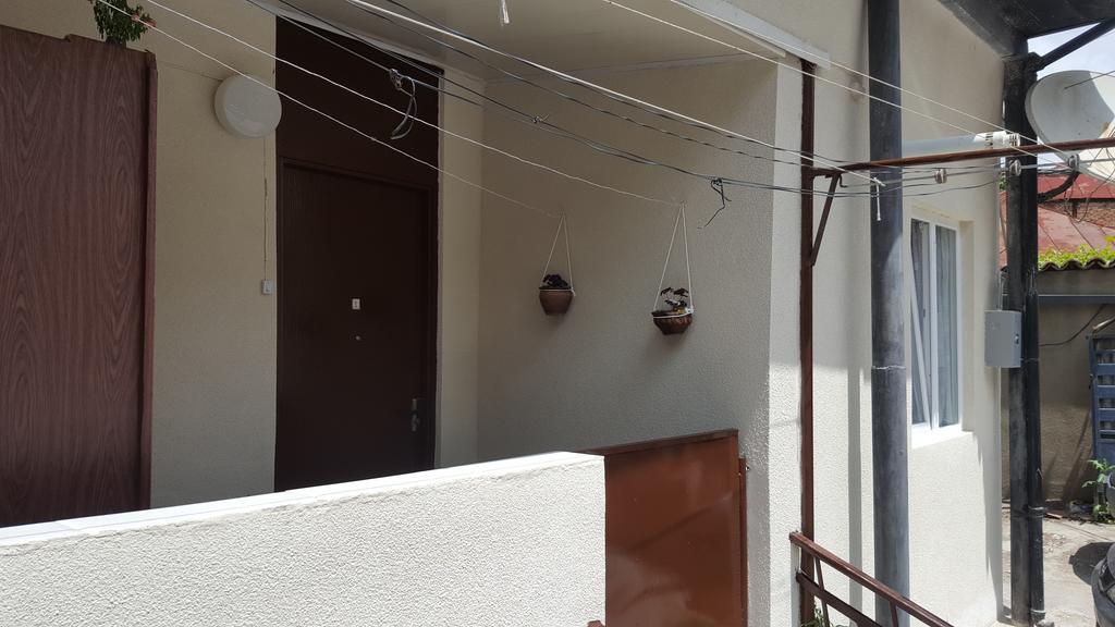 Homestay Nika Tbilisi ภายนอก รูปภาพ