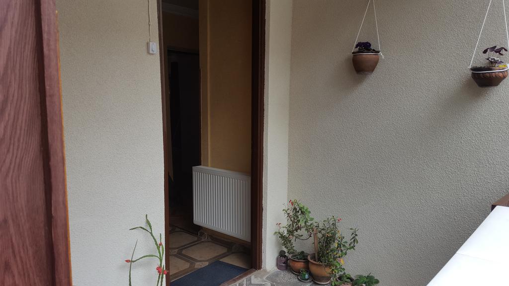 Homestay Nika Tbilisi ภายนอก รูปภาพ