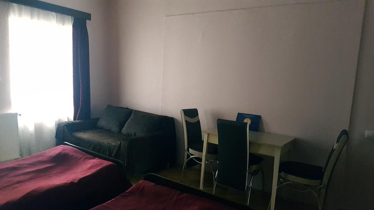 Homestay Nika Tbilisi ภายนอก รูปภาพ